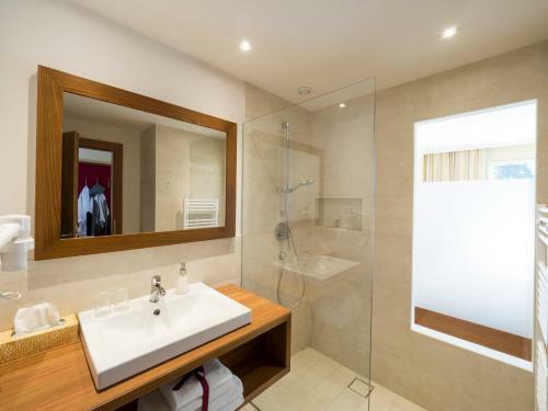 Dorf Hotel Gr�ner Baum