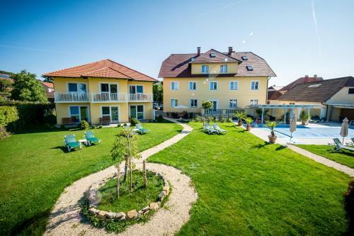 Dorf Hotel Gr�ner Baum
