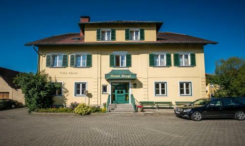 Dorf Hotel Gr�ner Baum