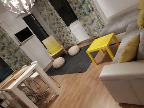 Lemon Apartment