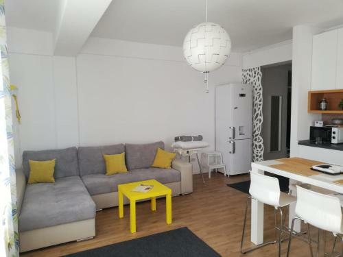 Lemon Apartment