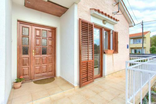 Rasopasno Apartment With Terrace And Private Parking