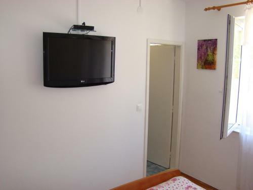 Hostal Apartments Ada