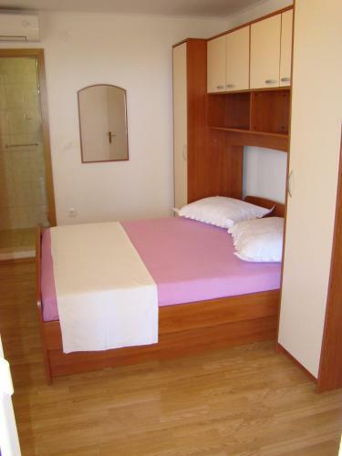 Hostal Apartments Ada