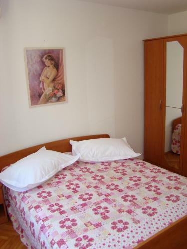 Hostal Apartments Ada