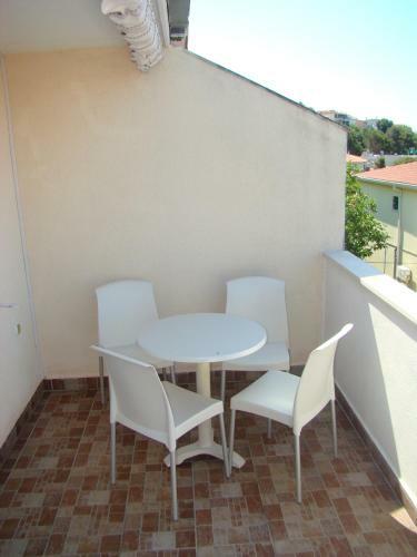 Hostal Apartments Ada