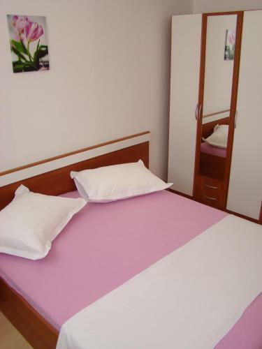 Hostal Apartments Ada