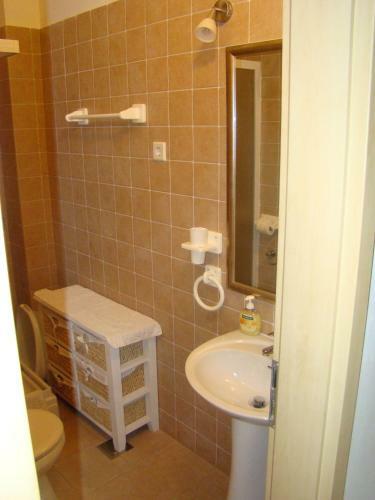 Hostal Apartments Ada