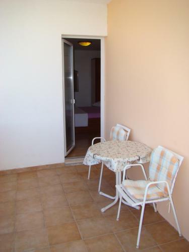 Hostal Apartments Ada