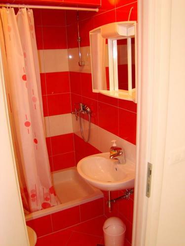 Hostal Apartments Ada