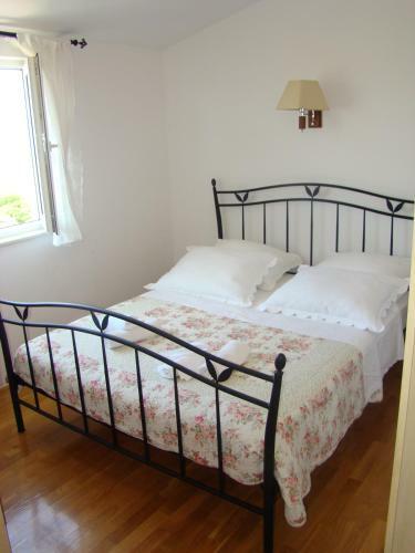 Hostal Apartments Ada