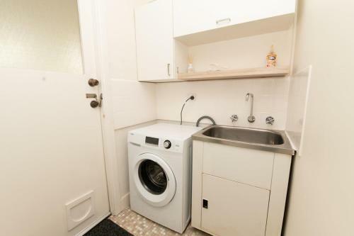 Villa 4 On March, Private & Cosy, Cbd, Free Wifi