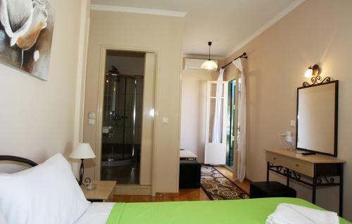 Hostal Lefcothea Guest Rooms