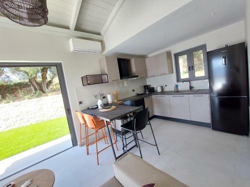 Alekos Beach Houses-elia Villas