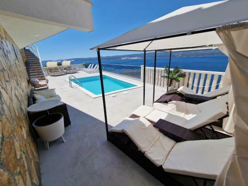 Luxury Panorama Villa, For 21 Person In Omis