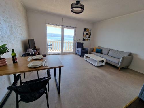Luxury Panorama Villa, For 21 Person In Omis