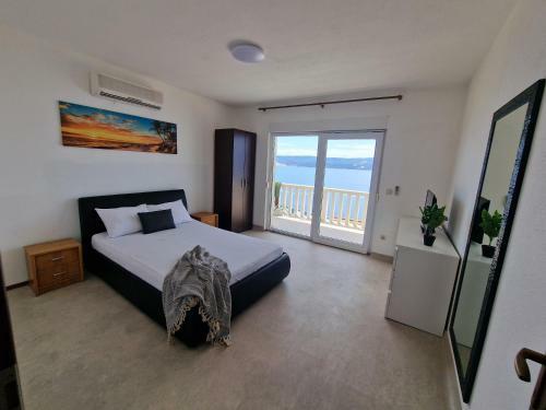 Luxury Panorama Villa, For 21 Person In Omis
