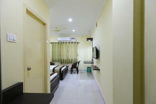 Hotel Saibala Deluxe - Near Airport