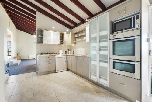Apartamento Country Views Unit With Private Balcony And Spa Bath