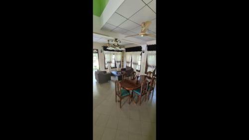 Hostal Room In Bb - The Green Villa Tea Plantations