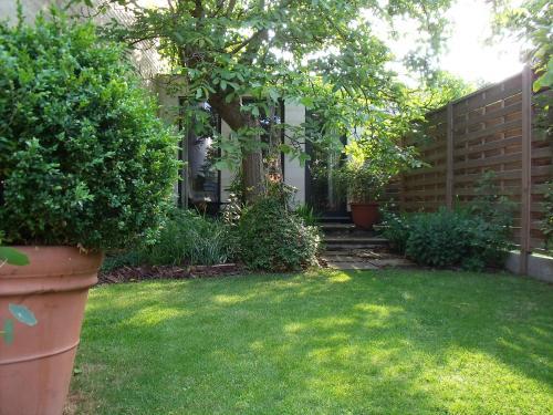 B&B Garden In The City