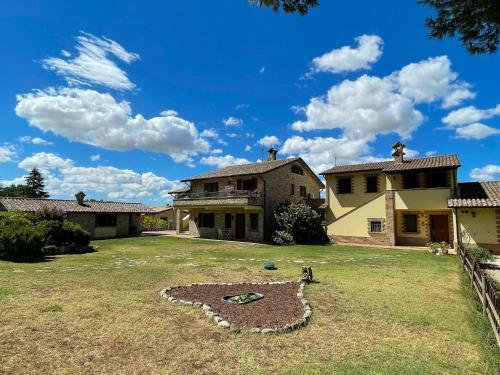 Spacious Holiday Home In Assisi With Swimming Pool