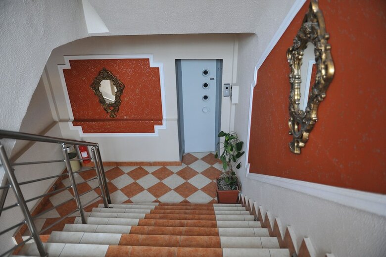 Emporiko Hotel