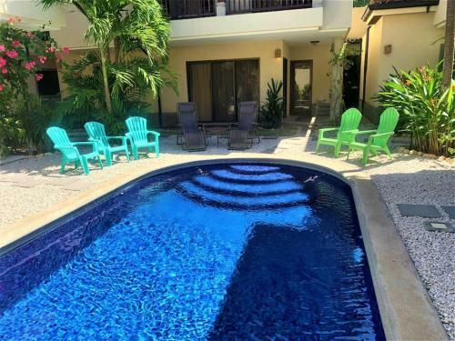 Beautiful 3 Bedroom Townhome 100m From The Beach