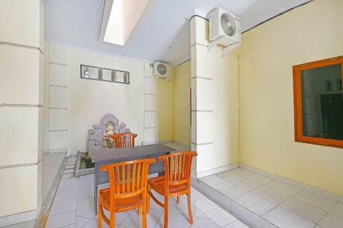 Hotel Oyo 91445 Sandat Guest House