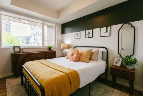 The Vibe Stylish Dt 2 Bed 2 Bath Walk To Beach