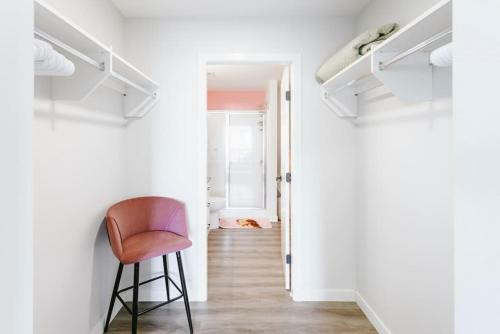 The Vibe Stylish Dt 2 Bed 2 Bath Walk To Beach