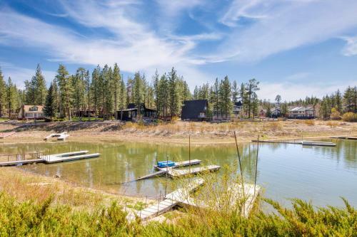 Moosehead By Avantstay Lakefront Cabin W Pool Table, Bar And Lake Access