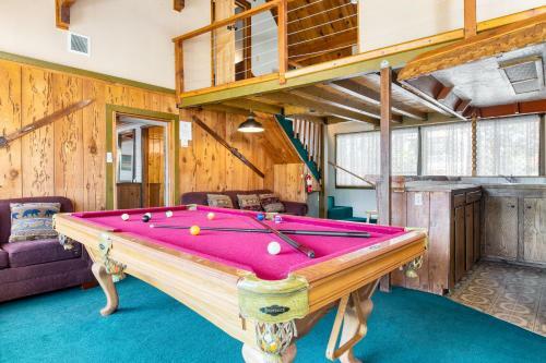Moosehead By Avantstay Lakefront Cabin W Pool Table, Bar And Lake Access