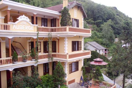 Auberge Dang Trung Hotel