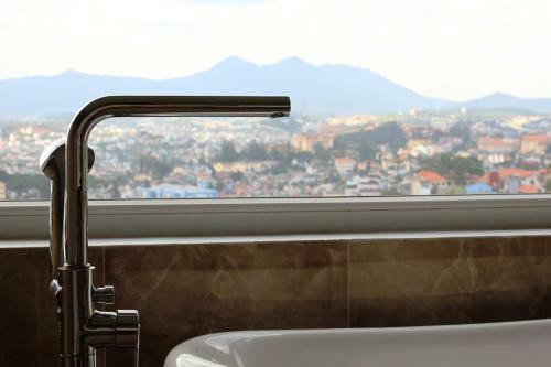 Bed & Breakfast Villa Vista - Highlands Home