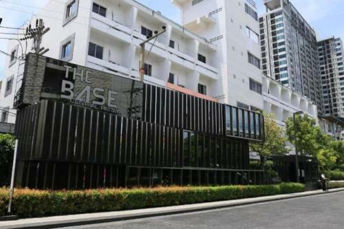 Apartamento The Base Central Pattaya Sea View Condo With Infinity Pool