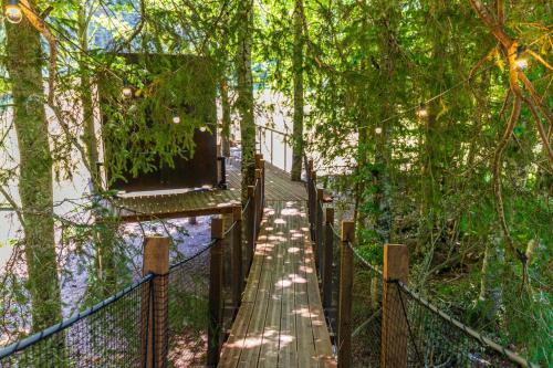 Cabane Perch�e La R�silience Sur Le Plateau Du Vercors