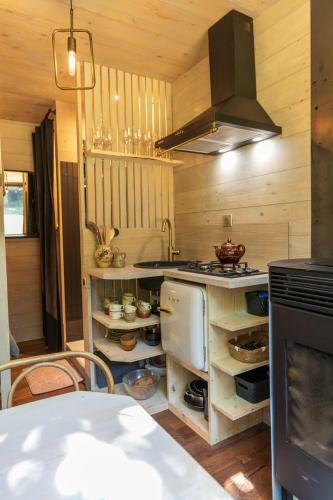 Cabane Perch�e La R�silience Sur Le Plateau Du Vercors