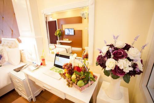 Home Hotel