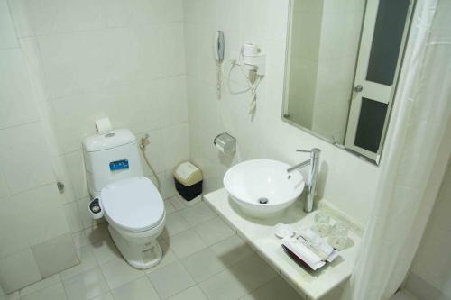 Cherry Hotel 2
