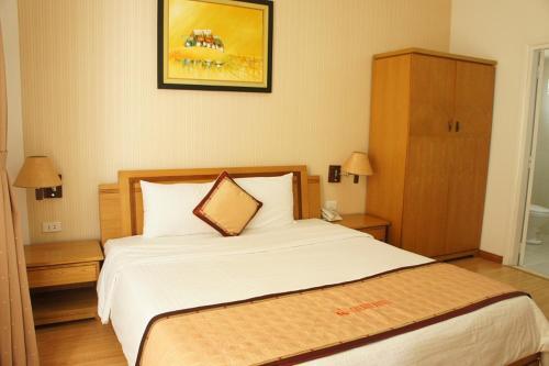 Cherry Hotel 2