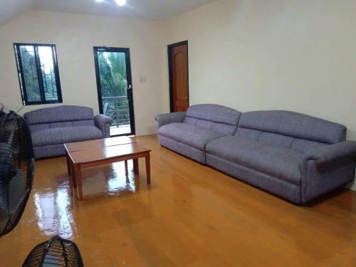 Charming And Relaxing 7-bed House In Mati City