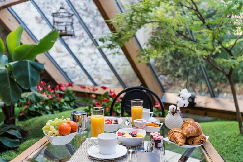 Saint Nicolas Hotel(.)