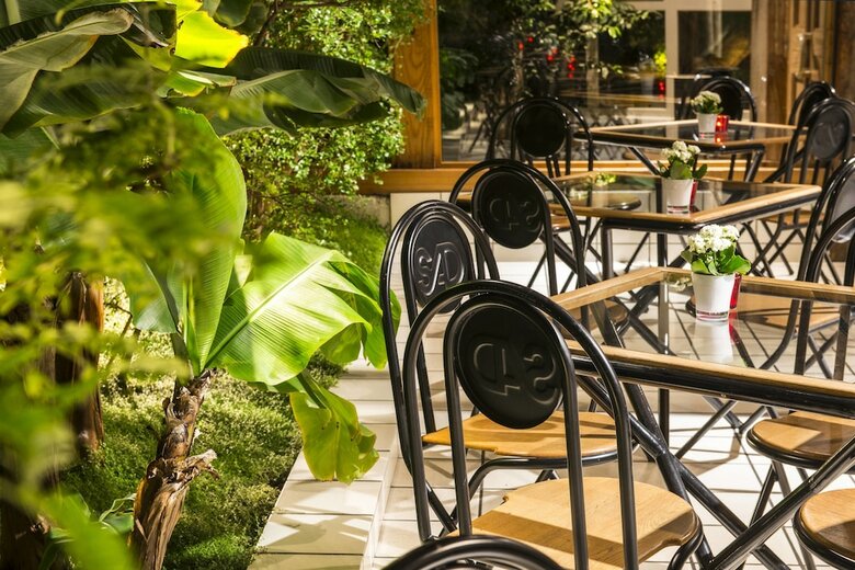 Saint Nicolas Hotel(.)
