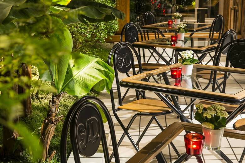 Saint Nicolas Hotel(.)