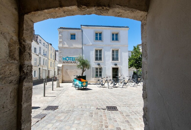 Saint Nicolas Hotel(.)