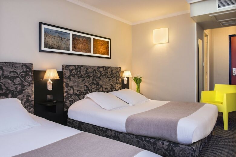 Saint Nicolas Hotel(.)