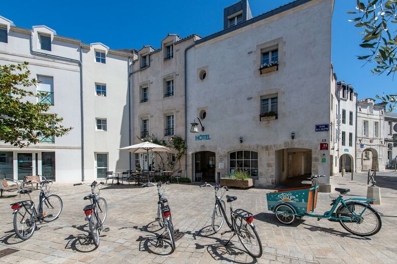 Saint Nicolas Hotel(.)