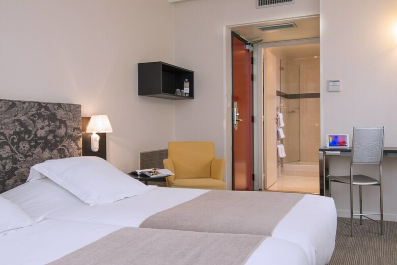 Saint Nicolas Hotel(.)