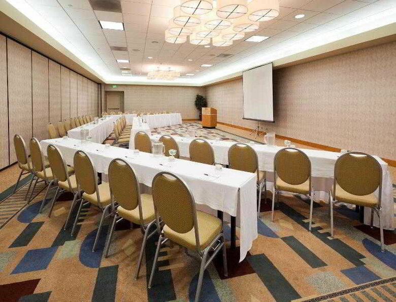 Hotel Crowne Plaza International Airport